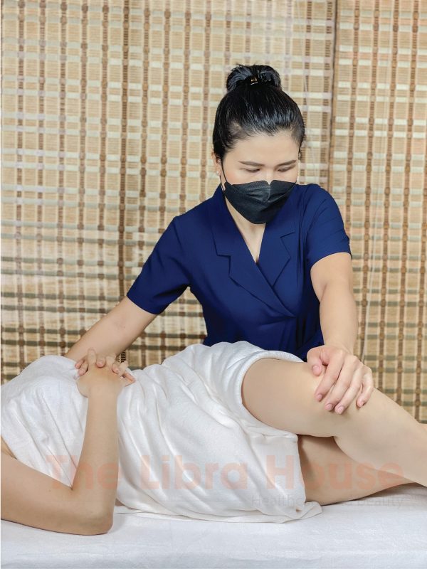 Massage trị liệu vùng chân 6