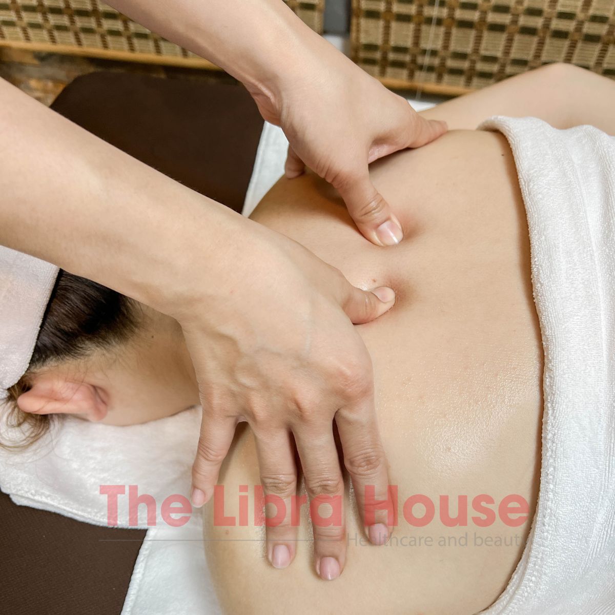 Massage trị liệu cổ vai gáy 3 Massage trị liệu cổ vai gáy 3