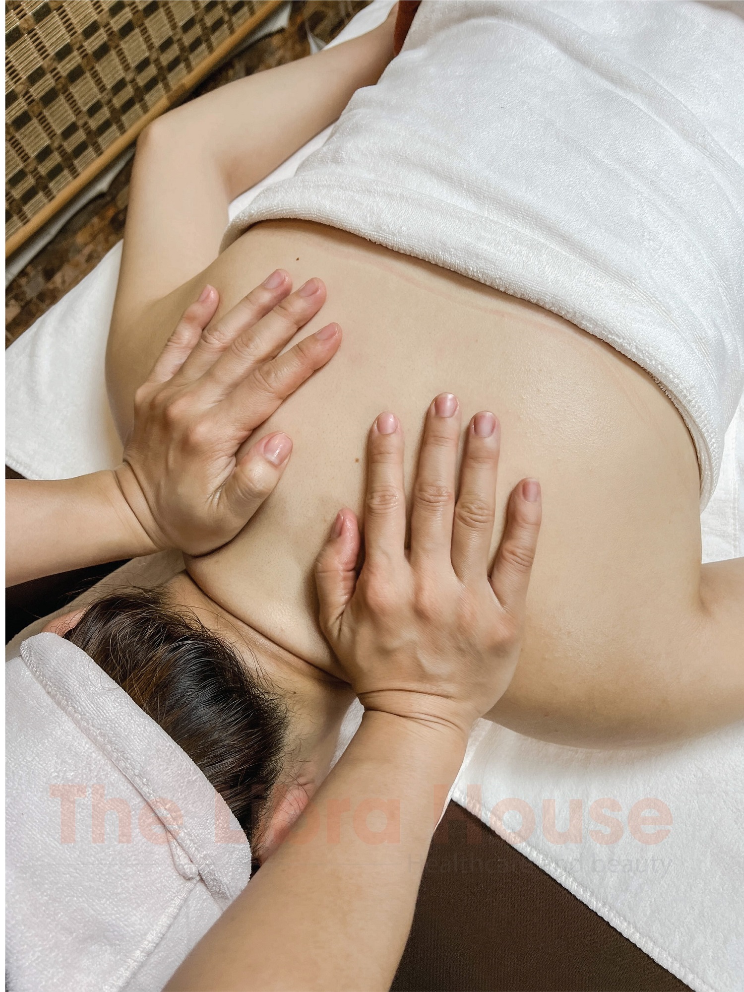 Massage trị liệu cổ vai gáy 7