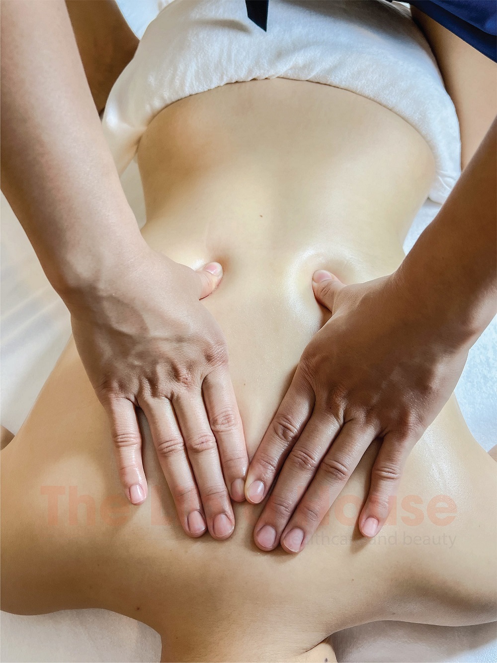 Massage trị liệu cổ vai gáy 3